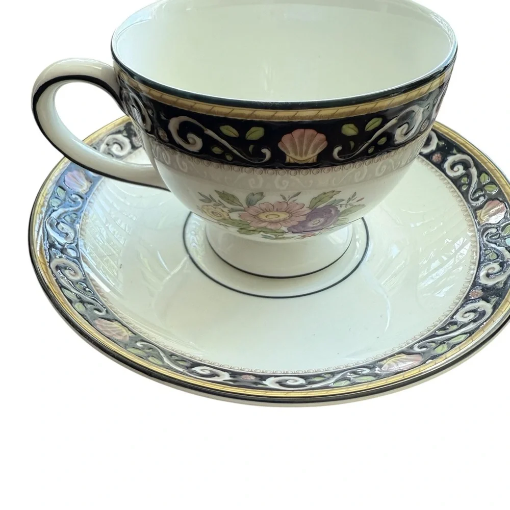 2 Wedgwood Runnymede Tea Cups and Saucers Bone China